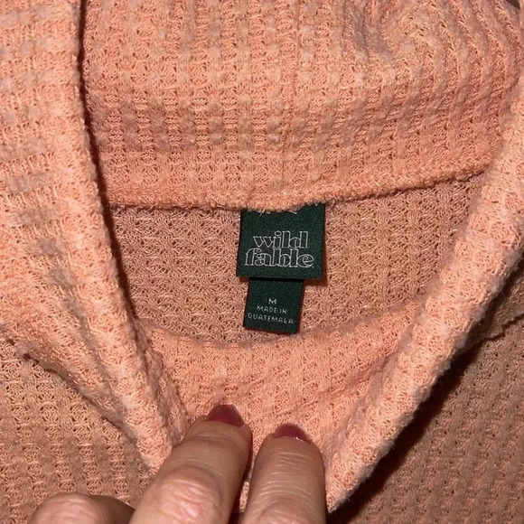 Wild Fable Women's Medium Peach Waffle Knit Long Sleeve Turtleneck Crop Top - Picture 2 of 4